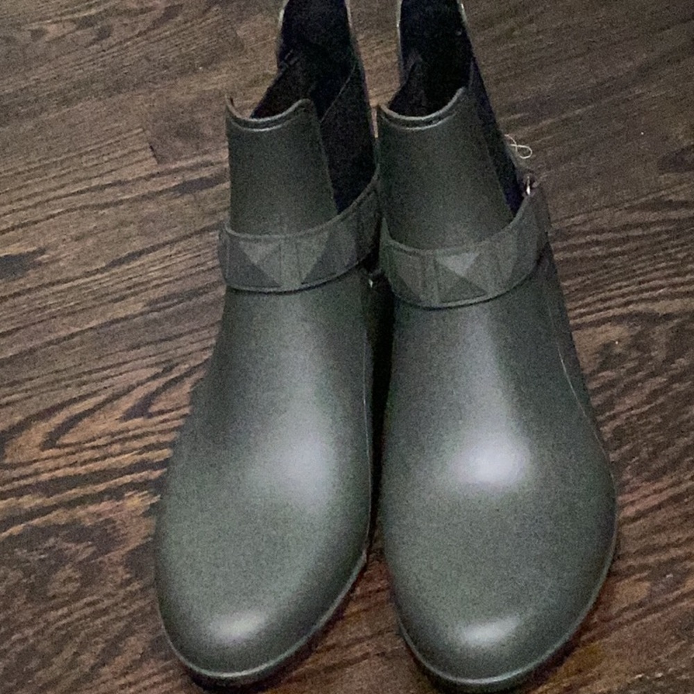 Natural Soul Stylish Dark Green Ankle Boots